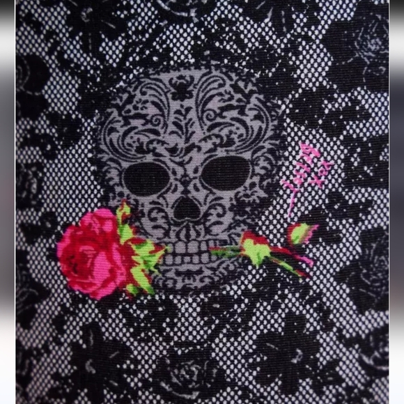 Torrid X Betsey Johnson Limited Edition Rose Skull Lace Leggings Size 6X - Picture 2 of 8
